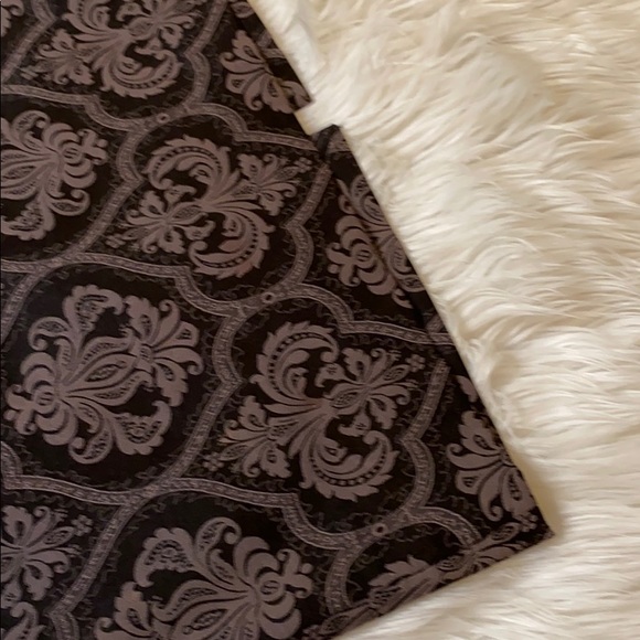 WHBM Black & Gray Pencil Skirt w/ Mansion Design - Picture 3 of 7